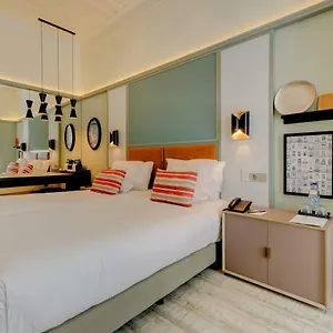 4* מלון Vincci Baixa