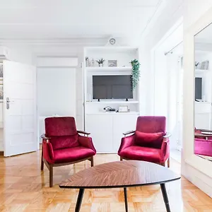 Apartment Your Place In, Lissabon
